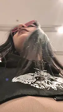 Lila Desiree online show from 10/22/25, 08:30