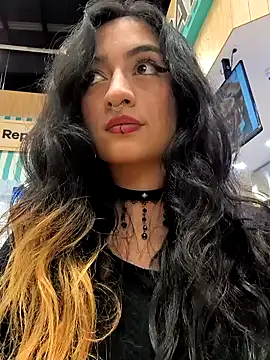 Snapshot of Lila_Desiree chatting on 01/28/25, 01:50 Lila Desiree online show from 01/28/25, 01:50