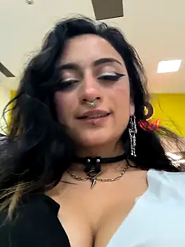 Snapshot of Lila_Desiree chatting on 02/25/25, 03:42 Lila Desiree online show from 02/25/25, 03:42