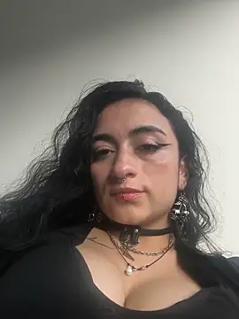 Snapshot of Lila_Desiree chatting on 05/19/26, 10:28 Lila Desiree online show from 05/19/26, 10:28