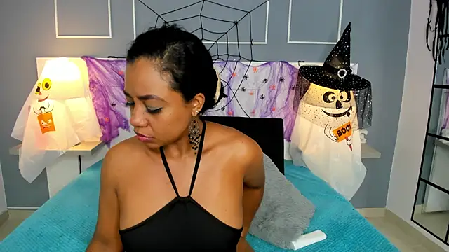 Kamila-Kane online show from 10/28/25, 07:57