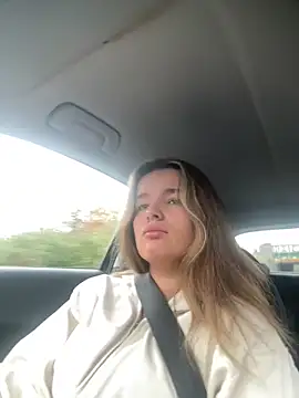 maisiesmithx online show from 11/16/25, 12:21