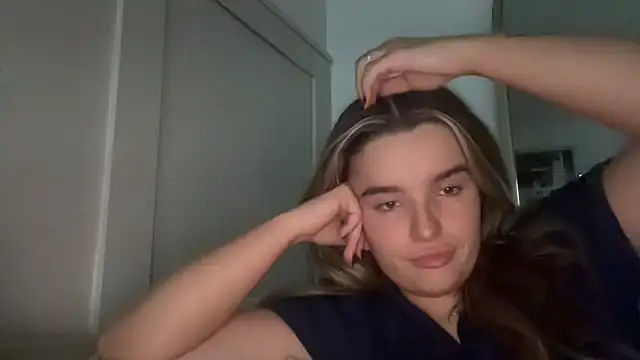 maisiesmithx online show from 11/13/25, 12:25