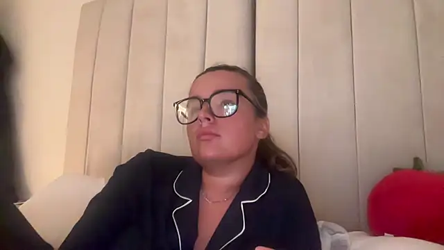 maisiesmithx online show from 09/28/25, 11:34