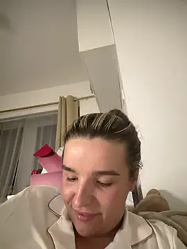 maisiesmithx online show from 10/08/25, 11:05