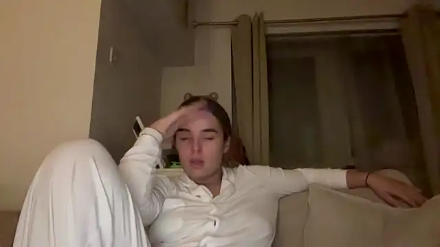 maisiesmithx online show from 10/29/25, 12:20