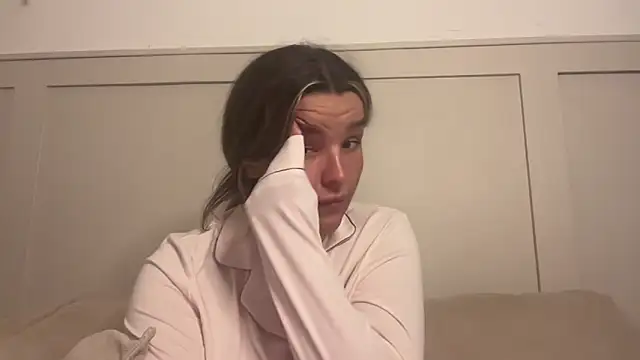 maisiesmithx online show from 10/04/25, 12:01