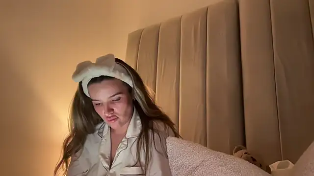 maisiesmithx online show from 04/15/26, 11:05