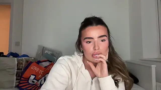 maisiesmithx online show from 04/11/26, 08:45