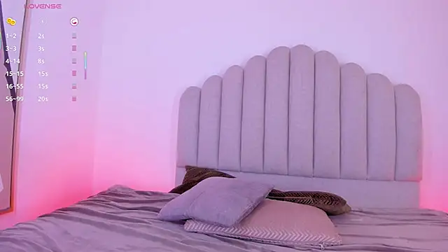 Nikki Angel  online show from 12/04/25, 07:35