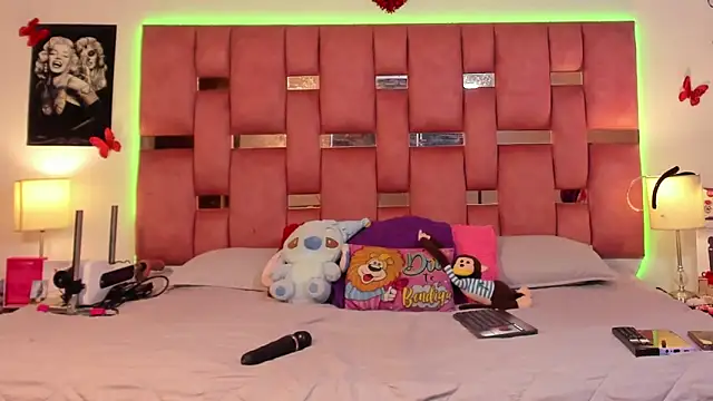 Snapshot of Betzabeth-Miller chatting on 02/11/26, 02:55 Betzabeth-Miller online show from 02/11/26, 02:55