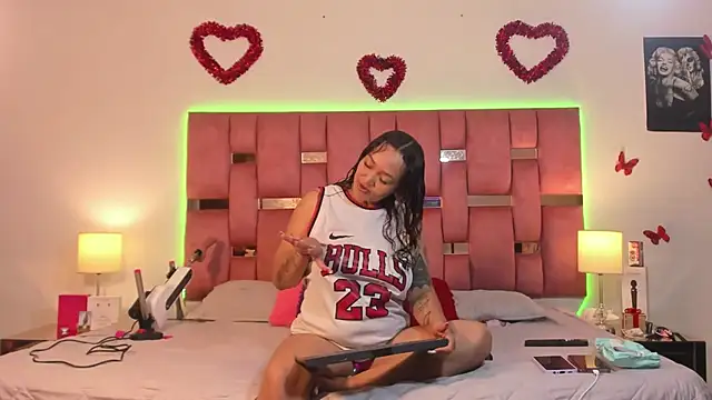 Betzabeth-Miller online show from 11/30/25, 03:07