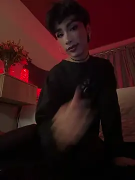 Snapshot of sue___0 chatting on 03/04/26, 06:43 sue 0 online show from 03/04/26, 06:43