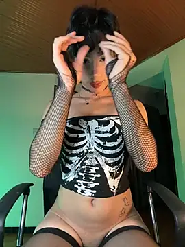 sue   0 online show from 11/26/25, 02:44