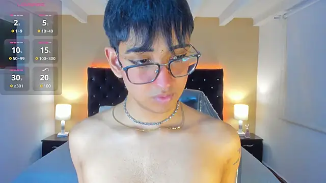 Snapshot of Dark_hairy_ chatting on 02/22/25, 03:34 Dark hairy online show from 02/22/25, 03:34