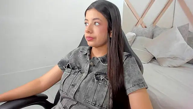 coraltaylor online show from 04/26/26, 01:19