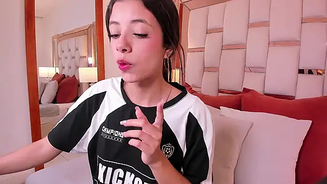 coraltaylor online show from 12/28/24, 03:48