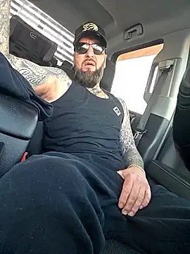 Beardedtattood online show from 12/18/25, 02:21