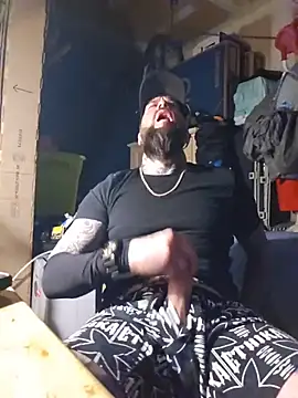 Beardedtattood online show from 05/21/26, 01:47