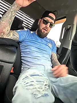 Beardedtattood online show from 11/15/25, 02:54