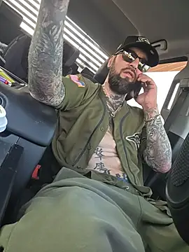 Beardedtattood online show from 10/29/25, 01:21