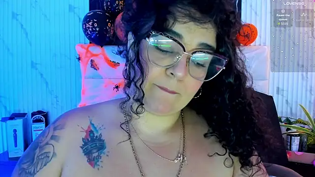 Snapshot of Reginavegaa chatting on 11/01/25, 11:37 Reginavegaa online show from 11/01/25, 11:37