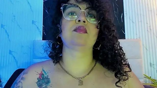 Snapshot of Reginavegaa chatting on 09/10/25, 11:42 Reginavegaa online show from 09/10/25, 11:42