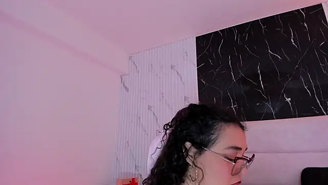 Reginavegaa online show from 03/07/26, 11:49