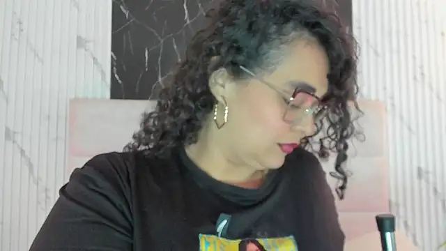 Reginavegaa online show from 04/08/26, 11:44