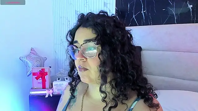 Snapshot of Reginavegaa chatting on 05/18/26, 11:48 Reginavegaa online show from 05/18/26, 11:48