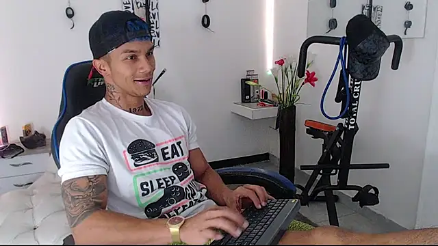 Leonard Price online show from 03/22/25, 03:31