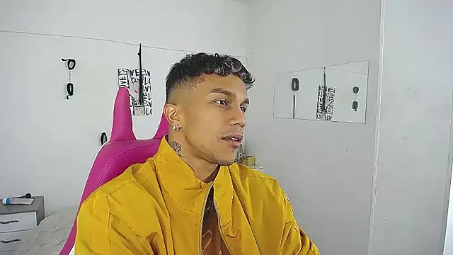 Snapshot of Leonard_Price chatting on 01/19/26, 12:09 Leonard Price online show from 01/19/26, 12:09