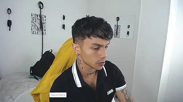 Snapshot of Leonard_Price chatting on 04/07/26, 02:35 Leonard Price online show from 04/07/26, 02:35