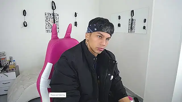 Snapshot of Leonard_Price chatting on 03/11/26, 11:26 Leonard Price online show from 03/11/26, 11:26