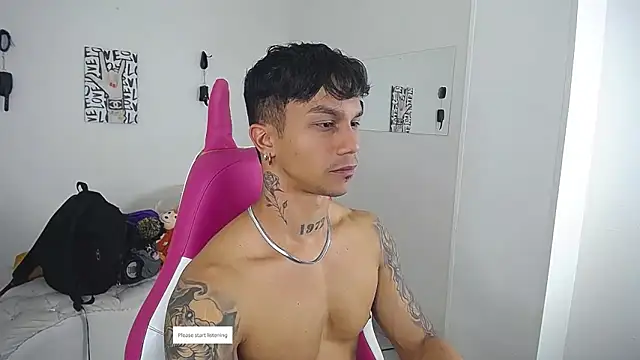 Snapshot of Leonard_Price chatting on 04/14/26, 12:59 Leonard Price online show from 04/14/26, 12:59