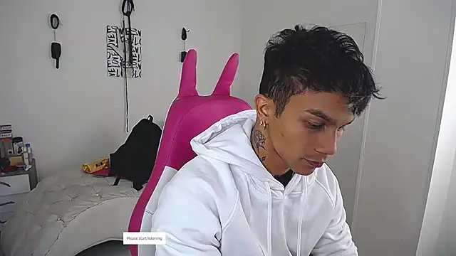 Snapshot of Leonard_Price chatting on 03/27/26, 01:12 Leonard Price online show from 03/27/26, 01:12