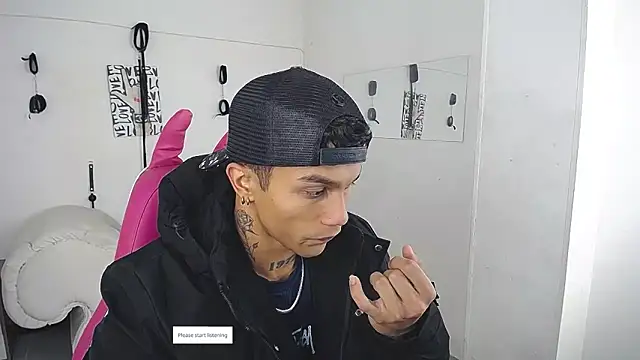 Snapshot of Leonard_Price chatting on 02/12/26, 01:22 Leonard Price online show from 02/12/26, 01:22