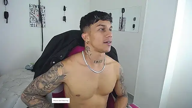 Snapshot of Leonard_Price chatting on 04/05/26, 01:12 Leonard Price online show from 04/05/26, 01:12