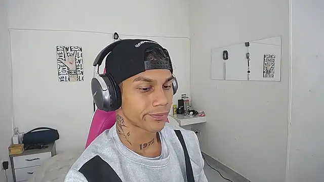 Snapshot of Leonard_Price chatting on 01/14/26, 02:59 Leonard Price online show from 01/14/26, 02:59