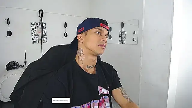 Snapshot of Leonard_Price chatting on 02/04/26, 12:22 Leonard Price online show from 02/04/26, 12:22