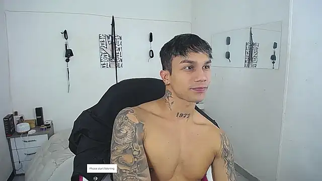 Snapshot of Leonard_Price chatting on 02/20/26, 07:27 Leonard Price online show from 02/20/26, 07:27