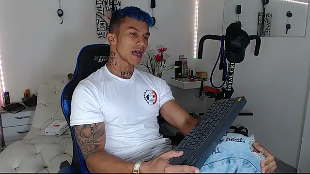 Leonard Price online show from 03/19/25, 03:08