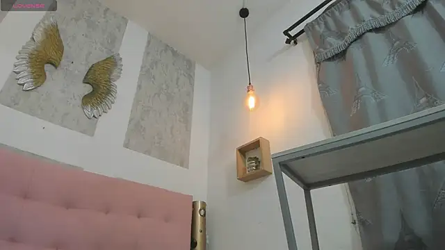 Snapshot of zhamira_21 chatting on 10/18/25, 10:45 zhamira 21 online show from 10/18/25, 10:45