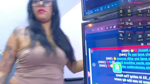 Snapshot of zhamira_21 chatting on 06/10/26, 07:59 zhamira 21 online show from 06/10/26, 07:59