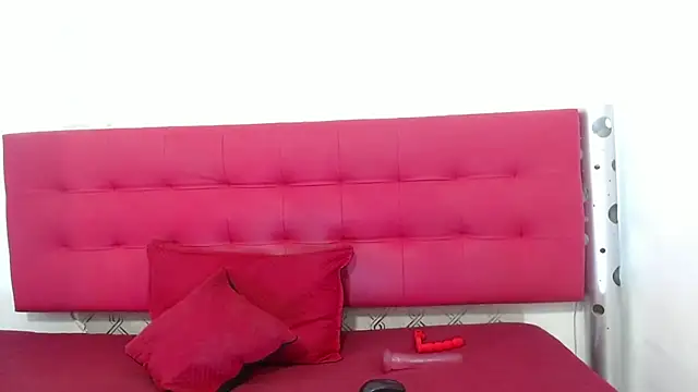 Snapshot of zhamira_21 chatting on 02/20/25, 07:52 zhamira 21 online show from 02/20/25, 07:52
