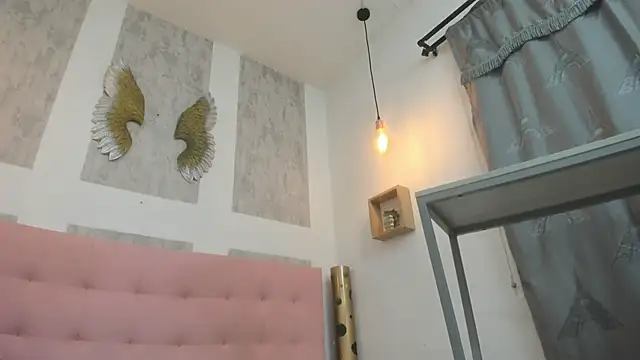 zhamira 21 online show from 12/04/25, 08:08