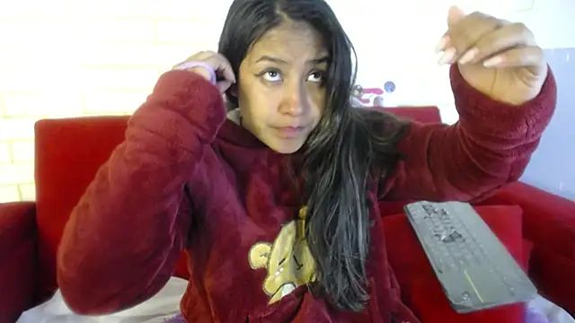 Snapshot of ricura_mily chatting on 12/03/25, 07:08 ricura mily online show from 12/03/25, 07:08