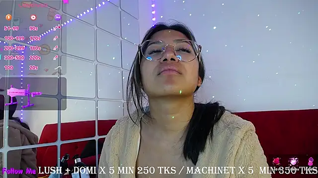 Snapshot of ricura_mily chatting on 03/21/25, 10:06 ricura mily online show from 03/21/25, 10:06