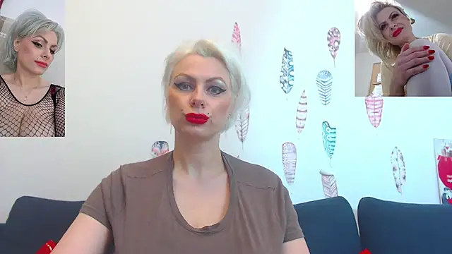 Snapshot of ForeverBarbie_ chatting on 06/11/26, 02:11 ForeverBarbie online show from 06/11/26, 02:11