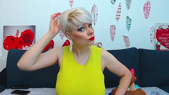 ForeverBarbie  online show from 10/05/25, 10:44
